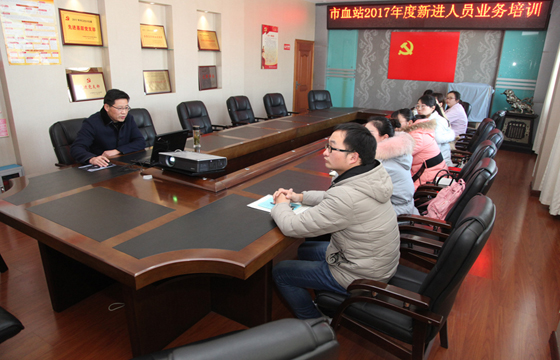 副站长余加宏在授课