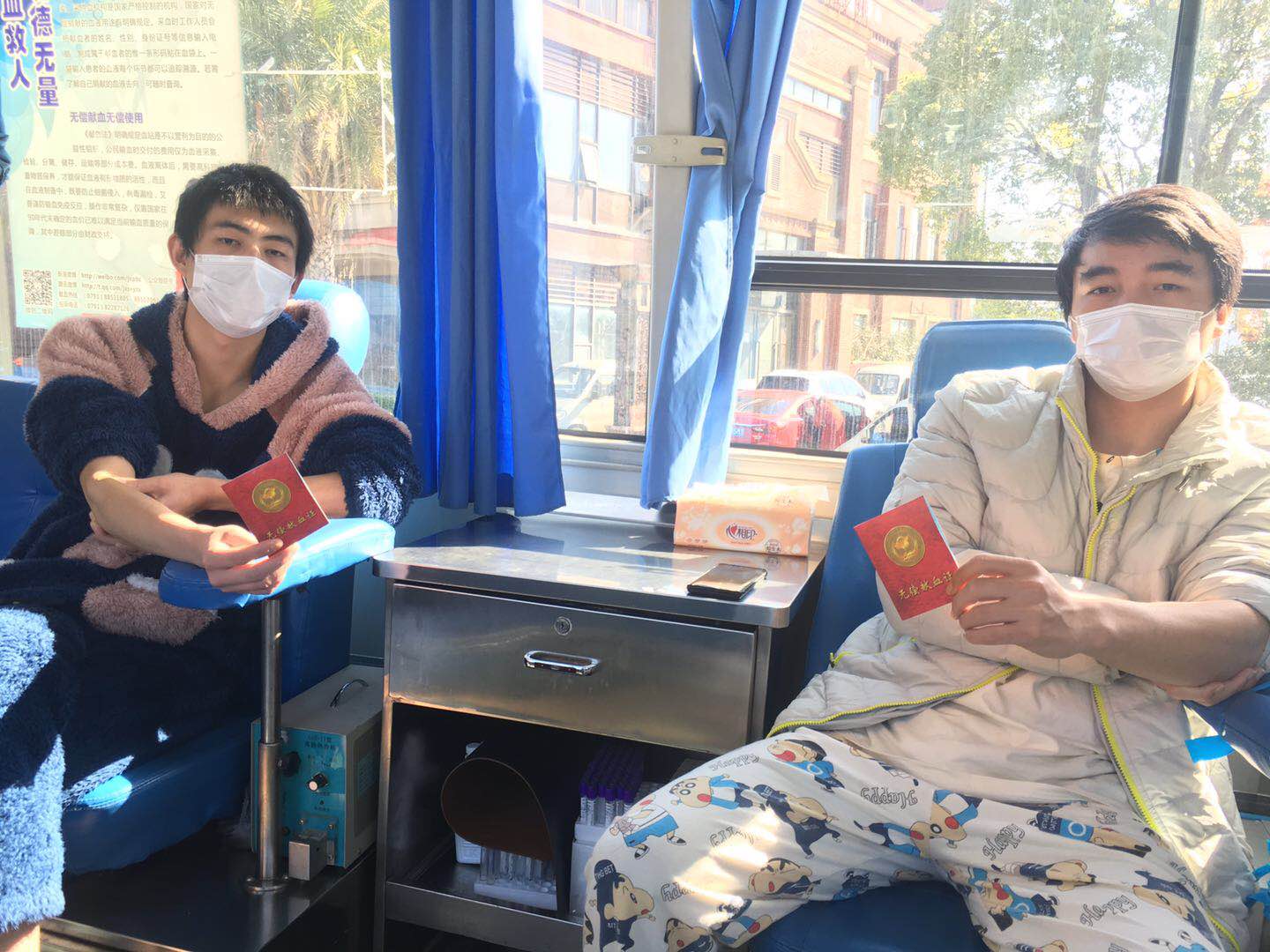 熊丰 两兄弟.jpg